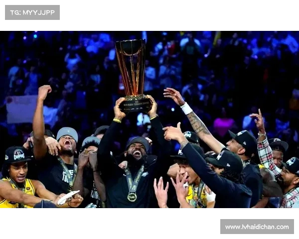 NBA季后赛生死战激烈对决 球员拼尽全力争夺冠军荣耀